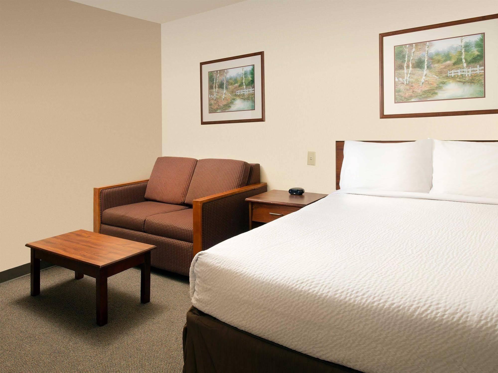 Woodspring Raleigh Hotel Apex